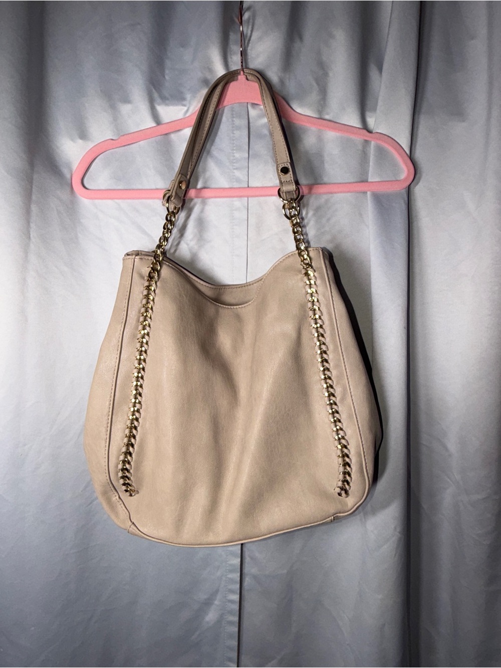 Cream  Shoulder Bag with Gold Chain Detail